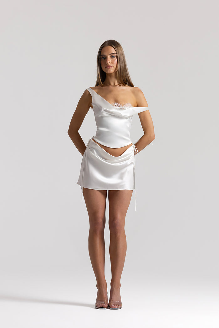 Evelyn Mini
